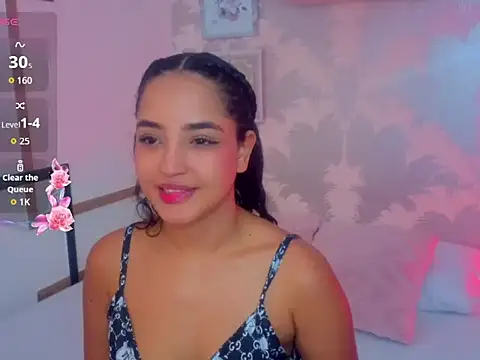 Snapshot of Emma_Thompssonn chatting on May 29, 12:14 pm Emma Thompssonn online show from May 29, 12:14 pm