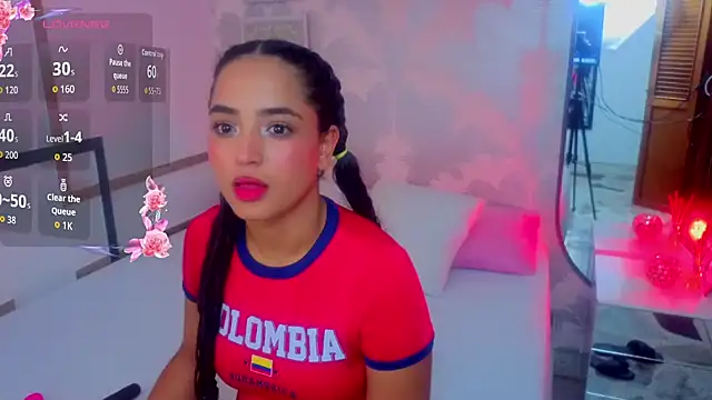 Snapshot of Emma_Thompssonn chatting on May 31, 12:34 pm Emma Thompssonn online show from May 31, 12:34 pm