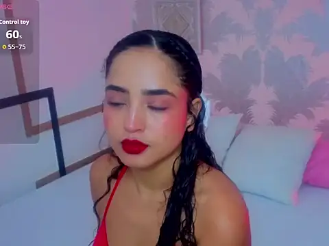 Snapshot of Emma_Thompssonn chatting on June 10, 12:15 pm Emma Thompssonn online show from June 10, 12:15 pm