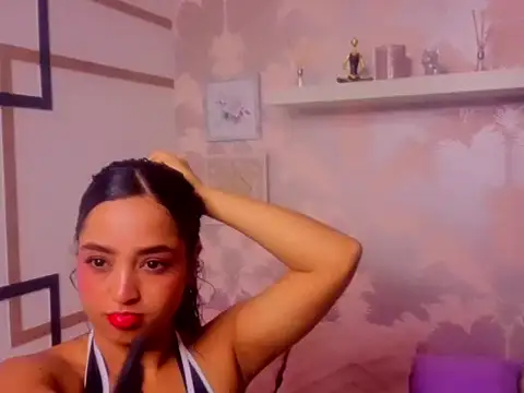 Snapshot of Emma_Thompssonn chatting on June 11, 12:25 pm Emma Thompssonn online show from June 11, 12:25 pm