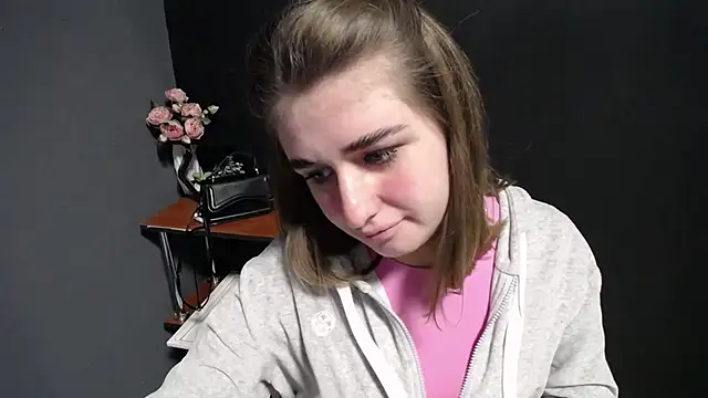 Sunny siren online show from March 6, 1:29 pm