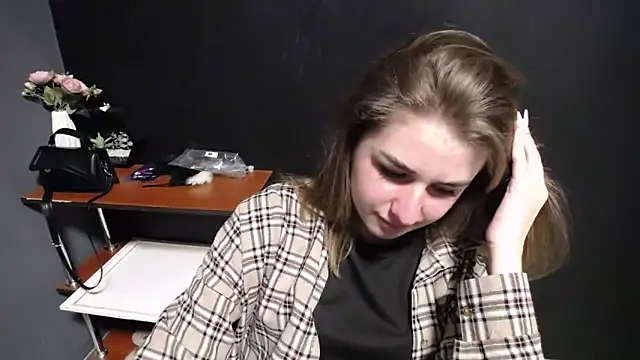 Snapshot of Sunny_siren chatting on May 12, 1:08 pm Sunny siren online show from May 12, 1:08 pm