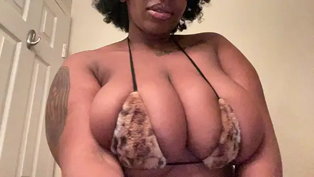 mayluvsu online show from March 13, 8:21 am