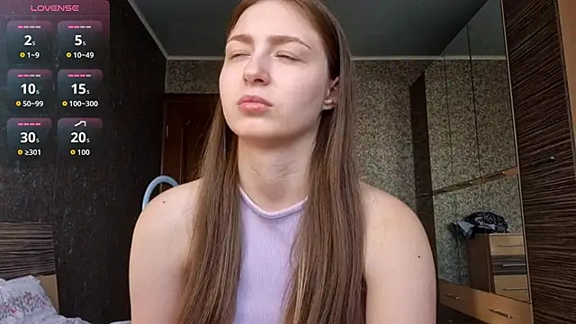 Snapshot of MousyHello chatting on February 1, 7:07 am MousyHello online show from February 1, 7:07 am