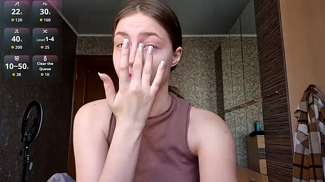 Snapshot of MousyHello chatting on February 13, 7:26 am MousyHello online show from February 13, 7:26 am