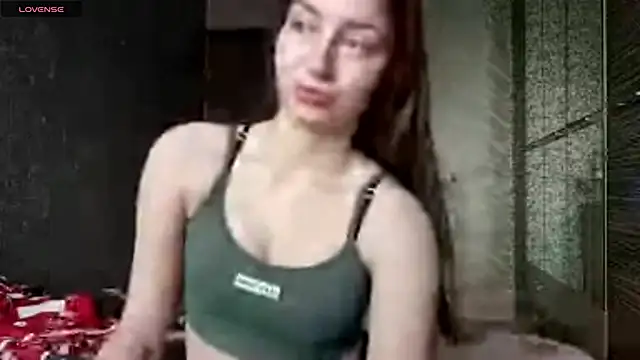 Snapshot of MousyHello chatting on March 10, 7:35 am MousyHello online show from March 10, 7:35 am