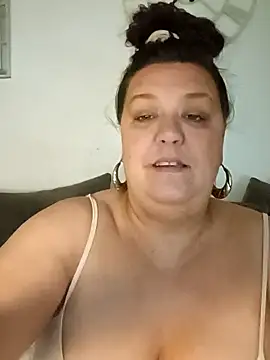 Nova-iswiserx online show from May 3, 10:32 am