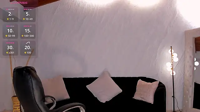 BellaThompsonX online show from June 21, 4:26 am