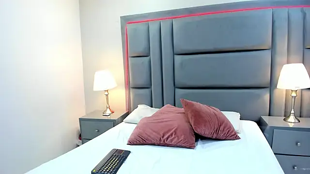 KendalFoxx online show from May 1, 12:10 pm