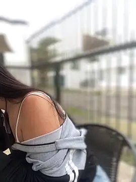 StrawberryPink  online show from February 17, 11:40 am