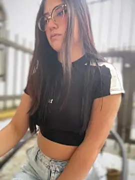 StrawberryPink  online show from March 11, 11:27 am