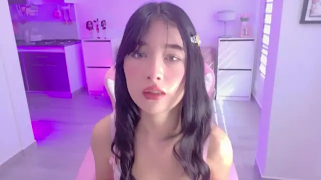Snapshot of Blush_Marie chatting on April 9, 8:25 pm Blush Marie online show from April 9, 8:25 pm