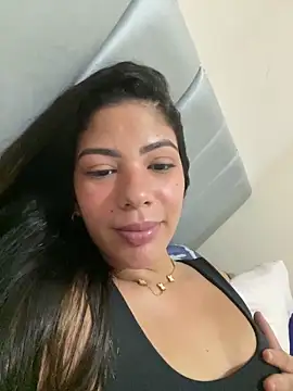 Snapshot of paola_oliveira chatting on February 26, 1:10 pm paola oliveira online show from February 26, 1:10 pm