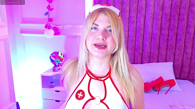 Crystal-Woods online show from July 3, 2:45 pm