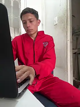 Snapshot of santiObrero chatting on May 4, 3:30 pm santiObrero online show from May 4, 3:30 pm