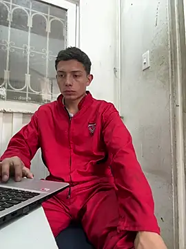 Snapshot of santiObrero chatting on May 7, 4:12 pm santiObrero online show from May 7, 4:12 pm