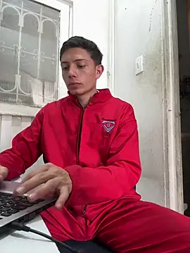 Snapshot of santiObrero chatting on May 8, 4:23 pm santiObrero online show from May 8, 4:23 pm