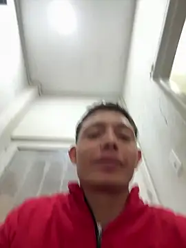 Snapshot of santiObrero chatting on May 11, 4:04 pm santiObrero online show from May 11, 4:04 pm
