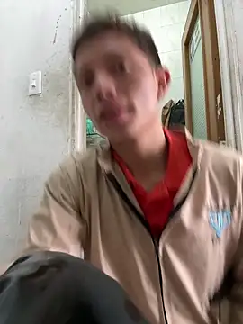 Snapshot of santiObrero chatting on May 22, 3:28 pm santiObrero online show from May 22, 3:28 pm
