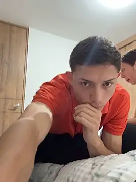 Snapshot of santiObrero chatting on May 23, 11:53 pm santiObrero online show from May 23, 11:53 pm