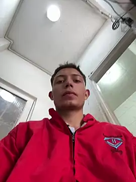 Snapshot of santiObrero chatting on May 25, 3:18 pm santiObrero online show from May 25, 3:18 pm