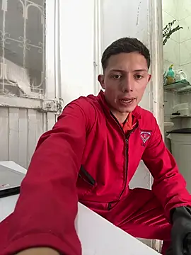 Snapshot of santiObrero chatting on June 4, 2:23 pm santiObrero online show from June 4, 2:23 pm