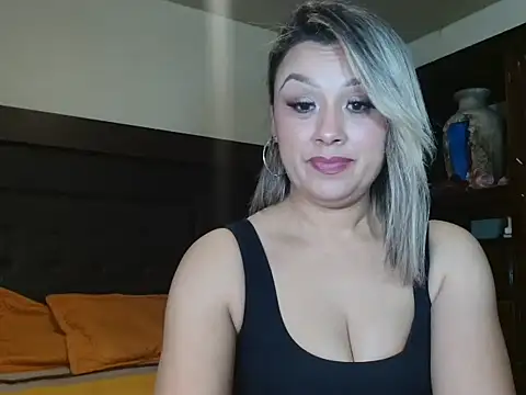 aitanalove  online show from February 5, 1:32 am