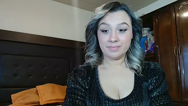 aitanalove  online show from May 18, 10:15 pm