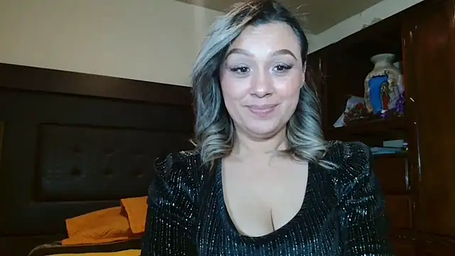 aitanalove  online show from May 19, 1:56 am