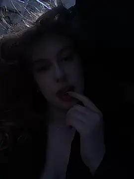 Snapshot of LilianBliss chatting on June 4, 8:53 am LilianBliss online show from June 4, 8:53 am