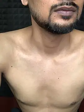 Snapshot of SexoMr001 chatting on July 21, 9:44 am SexoMr001 online show from July 21, 9:44 am