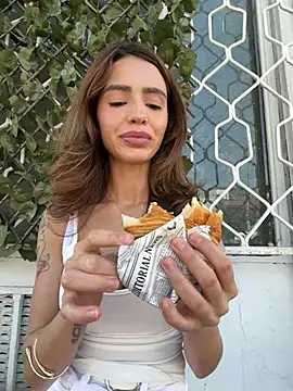 AyanaLys online show from July 31, 1:10 pm