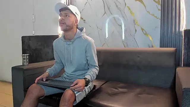 Angel Villareal online show from March 15, 5:24 am