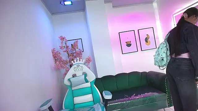 Zoe swan online show from February 10, 11:25 am