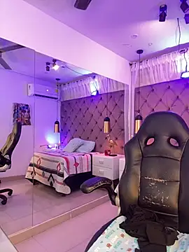 Auri   online show from May 22, 7:30 pm