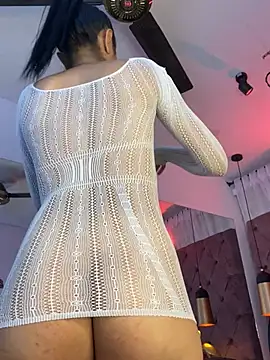 Auri   online show from July 10, 7:38 pm