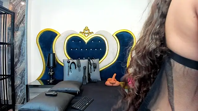 Snapshot of SofiaArsila chatting on June 10, 11:20 am SofiaArsila online show from June 10, 11:20 am