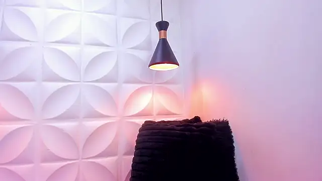 Snapshot of zaira_skinny chatting on June 20, 3:53 am zaira skinny online show from June 20, 3:53 am