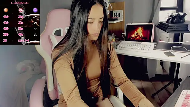 VictoriaHoneyy online show from April 7, 1:33 pm