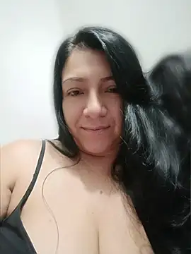 Snapshot of Katysaez chatting on May 22, 4:41 am Katysaez online show from May 22, 4:41 am