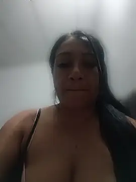 Snapshot of Katysaez chatting on June 12, 5:17 am Katysaez online show from June 12, 5:17 am