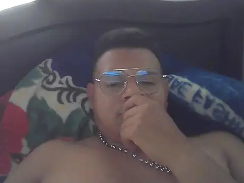 Morenoblasquez online show from June 18, 9:30 pm