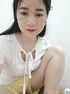 Snapshot of LoveLillyy69 chatting on May 30, 2:36 pm LoveLillyy69 online show from May 30, 2:36 pm