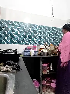 Hot-Tinaa online show from February 27, 2:33 am