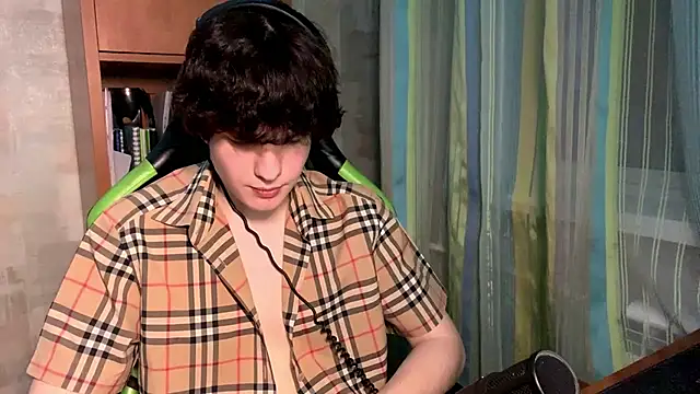 Snapshot of DenBunnyy chatting on March 20, 6:35 pm DenBunnyy online show from March 20, 6:35 pm