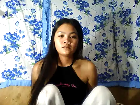 PinaySkinnyJust18 online show from April 2, 9:01 pm
