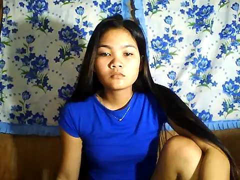PinaySkinnyJust18 online show from April 15, 9:04 pm
