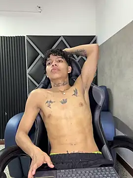 Dogan Renzo0 online show from February 9, 8:57 pm