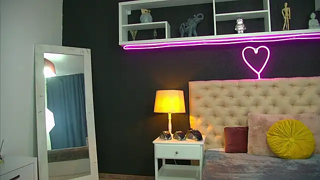 TaniaKaverina online show from February 18, 5:36 am