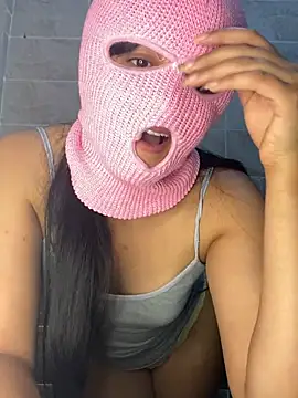 Snapshot of Rabab_Queen chatting on May 13, 12:30 am Rabab Queen online show from May 13, 12:30 am